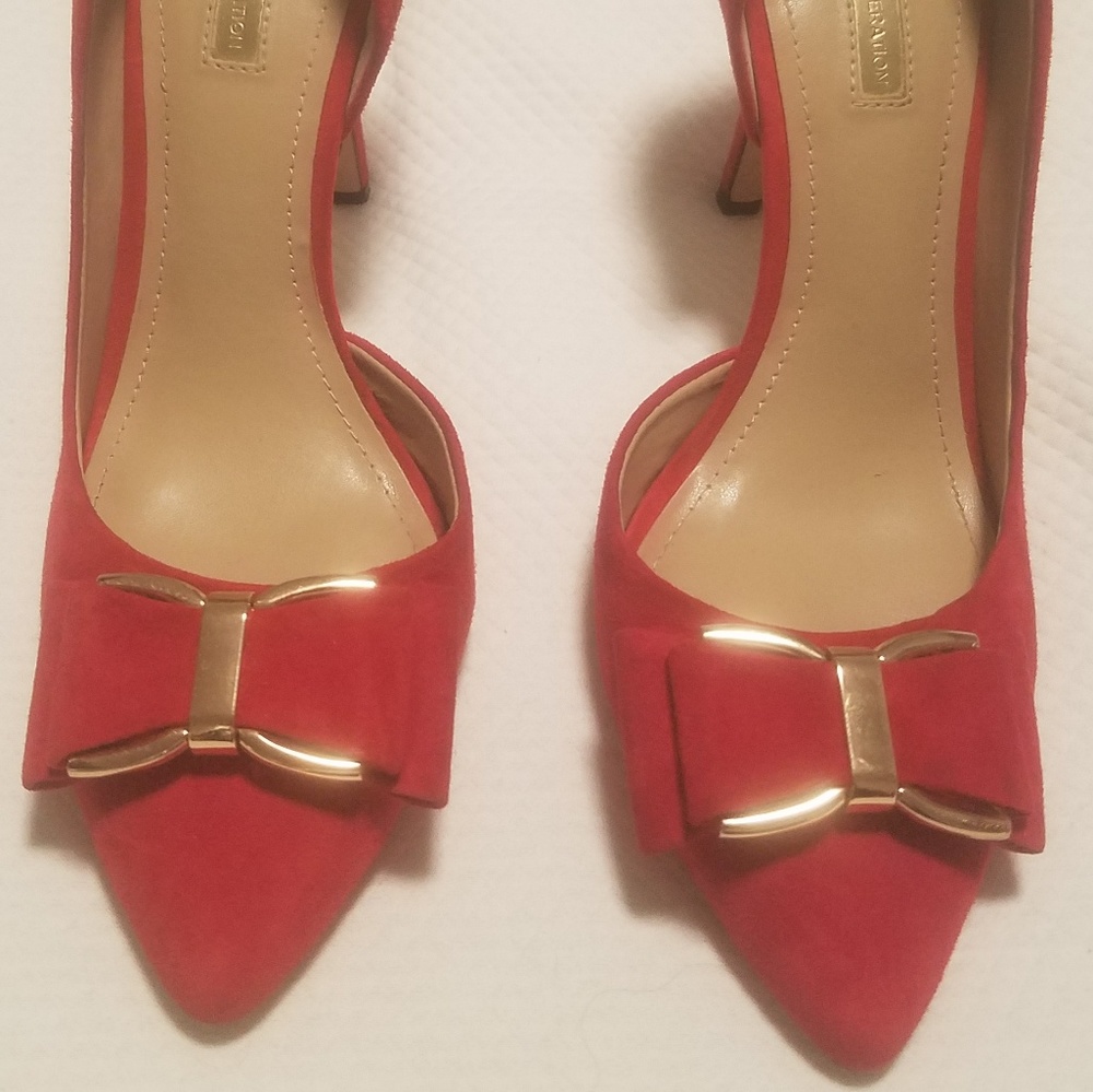 BCBGeneration red pumps